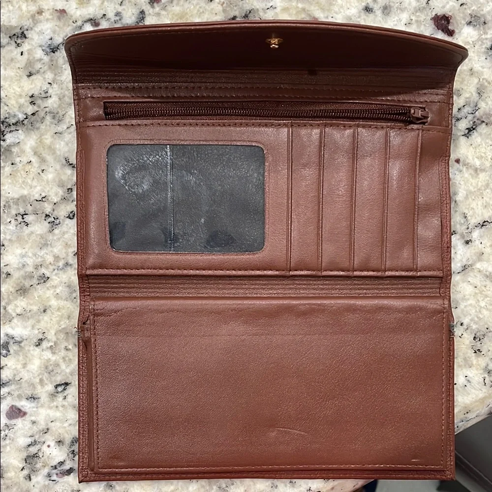 BUXTON Elegant Buttery Soft Brown Leather Ladies Wallet many compartments NEW